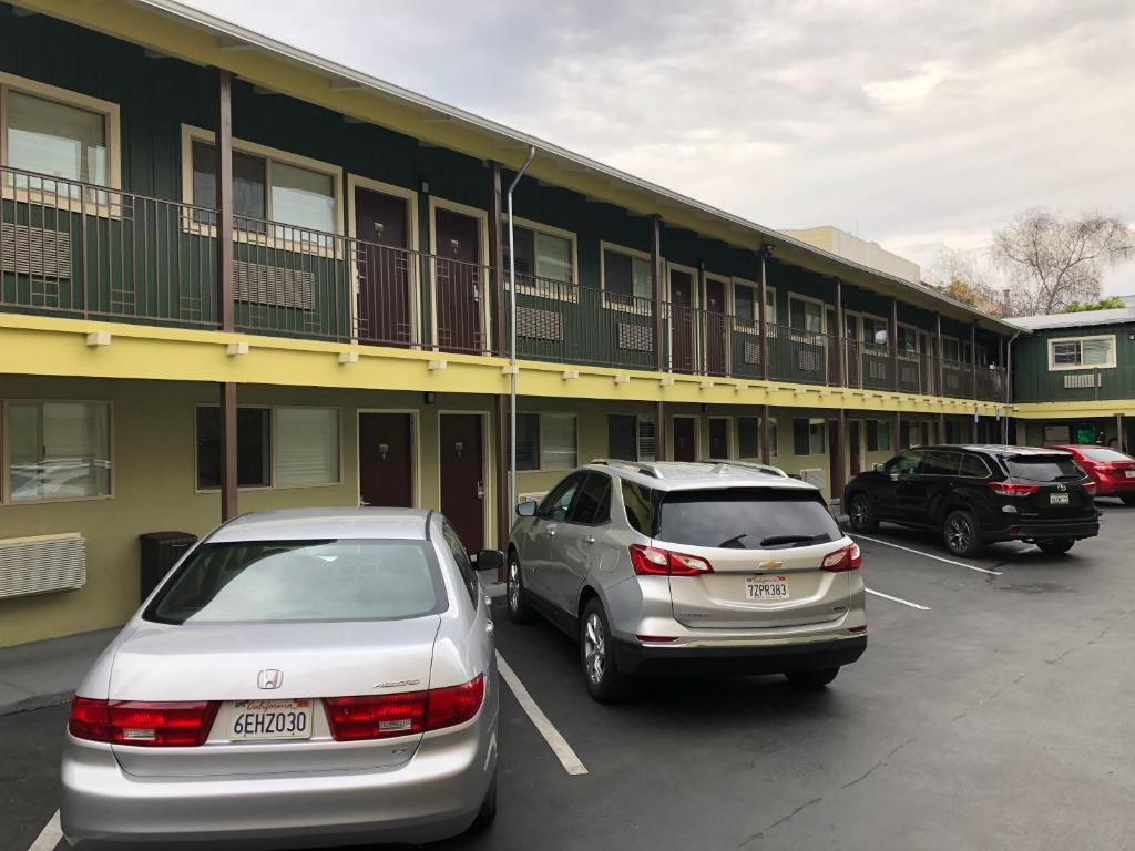 Lombard Plaza Motel