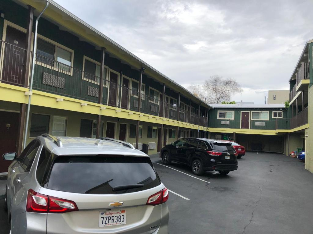 Lombard Plaza Motel